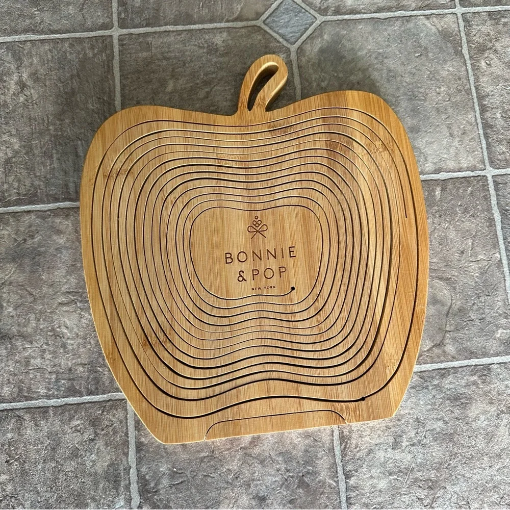 Bonnie & Pop New York Wood Fruit Apple Tray Basket Stand Charcuterie Board